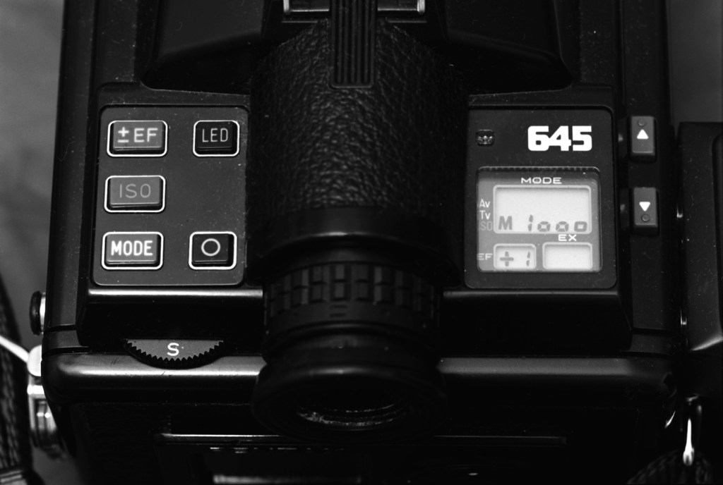 Pentax 645 - Controls
