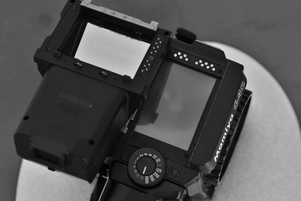 Mamiya 645 super - viewfinder removed