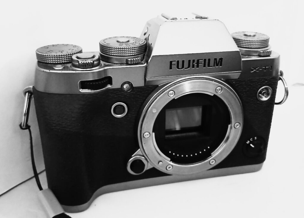 Fuji XT-1 front view without lens