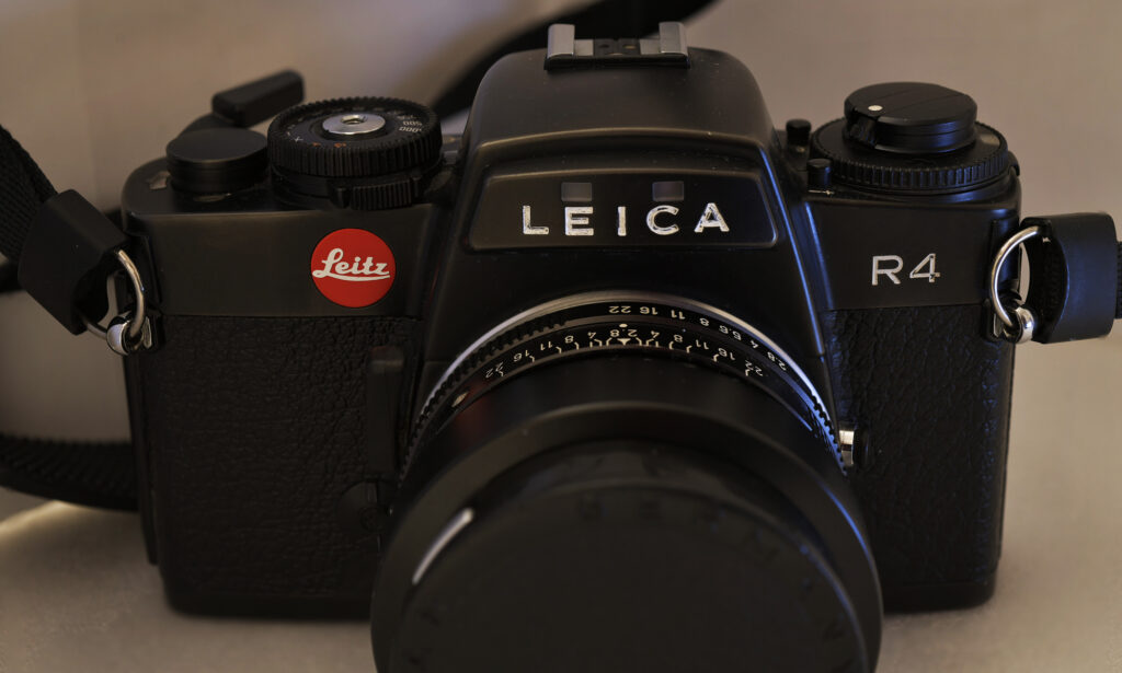 Leica R4. Vue de face.