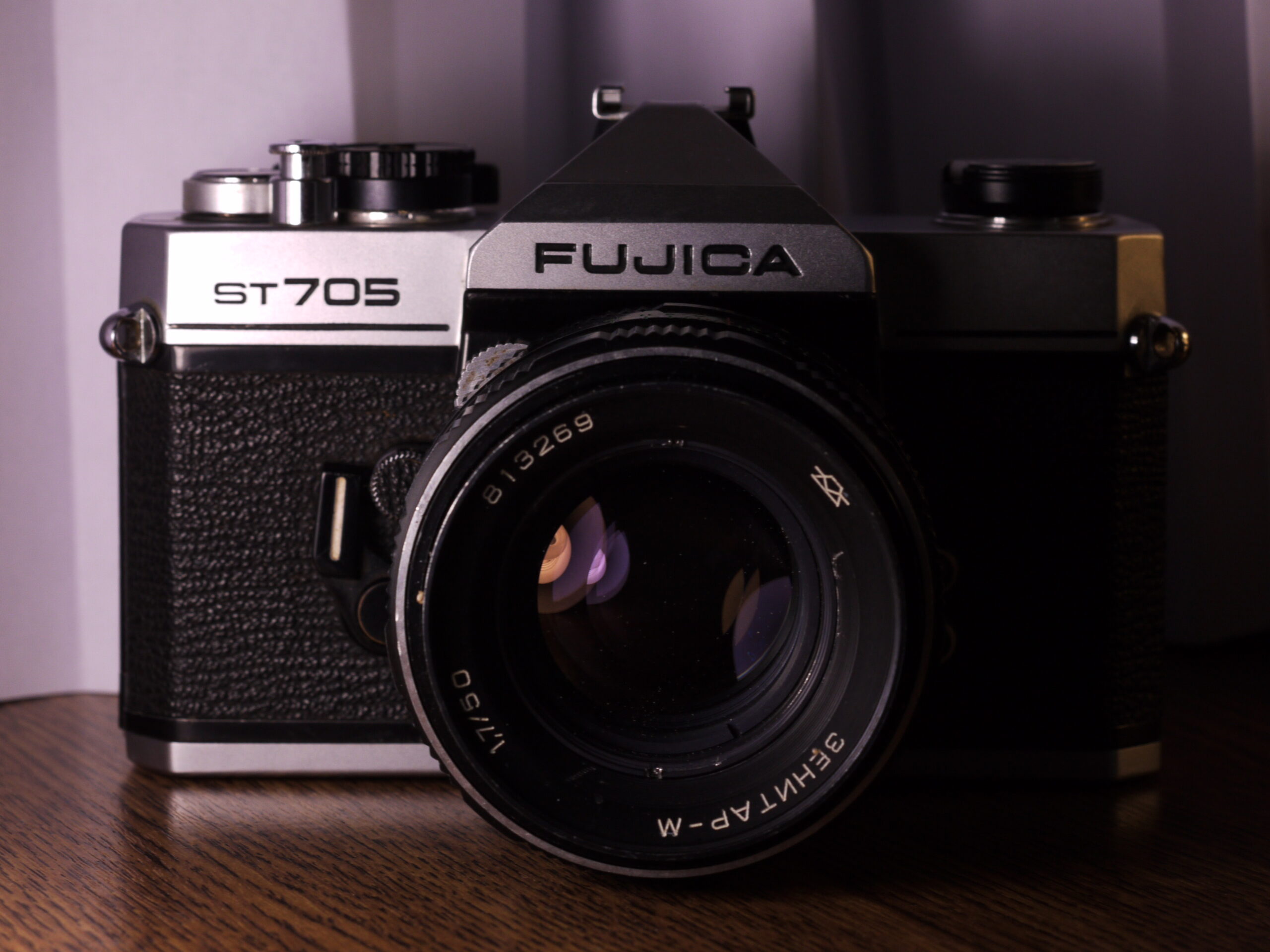 Fujica ST705 avec Objectif soviétique.