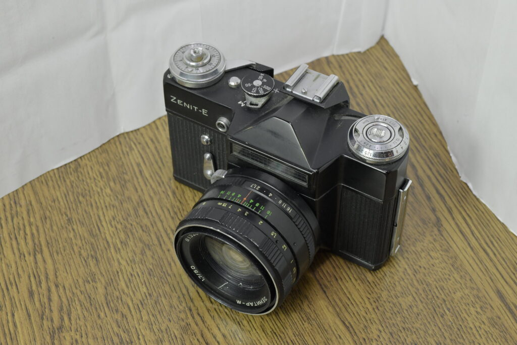 Zenit E with M42 mount and Zenitar 50mm f1.7 lens, angled view