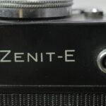 Gros plan sur le logo du Zenit E.
