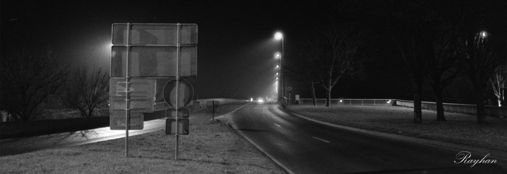 Orléans at night, René Thinat bridge. © Rayhan RAHIM KHAN