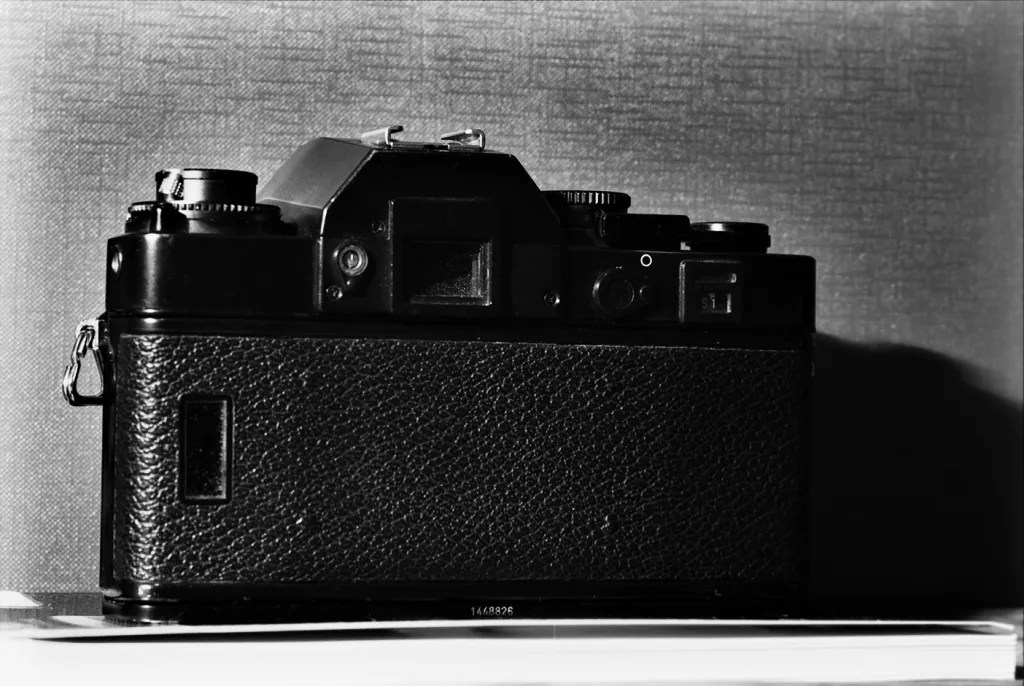 Leica R3 -back view