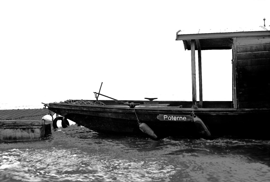 Study 8: The boat tied to the quay
