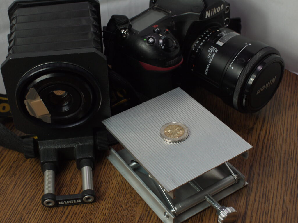 A lifting table for macro photography