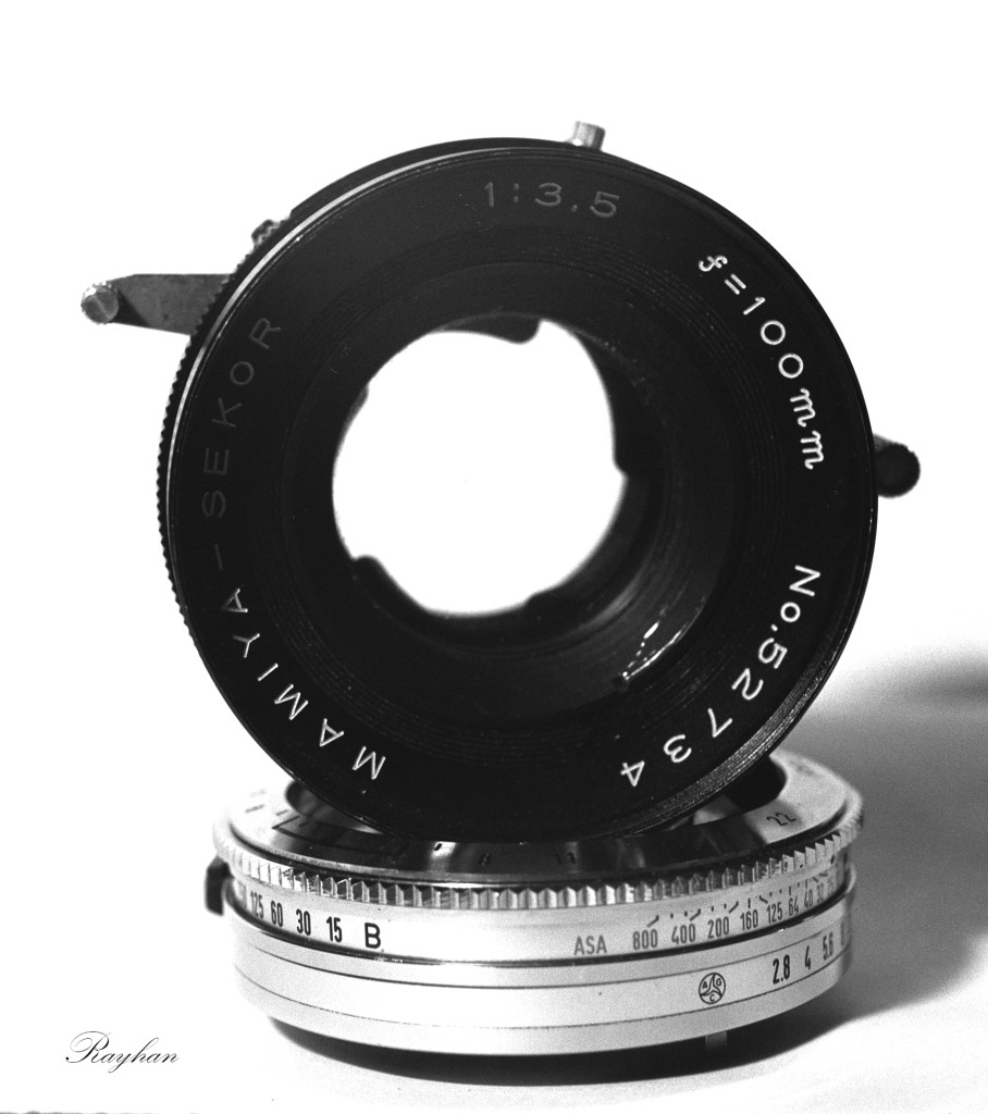 Objectif Mamiya Sekor 100mm F3.5, oburateur entrouvert